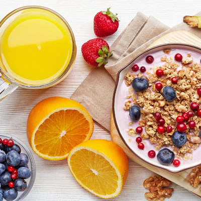 Cereales con Fruta y Jugo