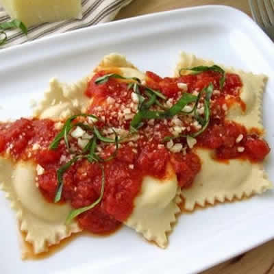 Raviolis en Salsa Napolitana